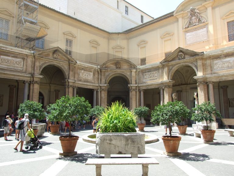 Alquiler silla de ruedas Roma.Visitas guiadas Vaticano, San Pedro y Roma