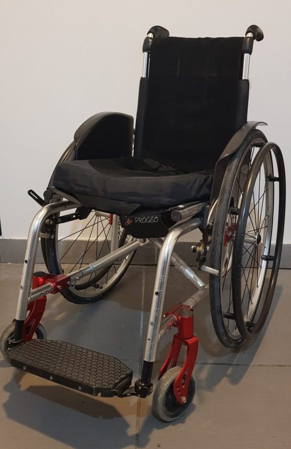 Wheelchair rental Rome. Vatican wheelchair Accessible tour